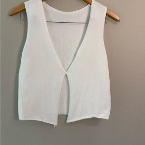 White Knit Open-Front Cropped Vest – Size M
